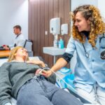Les solutions à envisager quand il est impossible de dormir tellement je tousse
