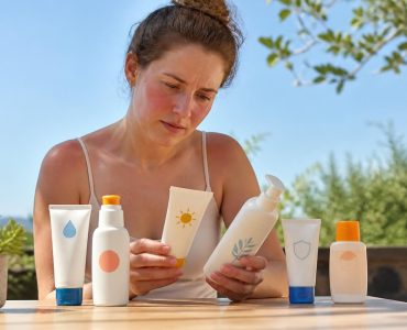 découvrez comment choisir la crème solaire adaptée pour protéger les peaux sensibles aux allergies au soleil et éviter les réactions cutanées désagréables.