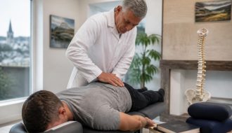 découvrez les différentes techniques utilisées par un chiropracteur à cosne sur loire pour améliorer votre bien-être et soulager vos douleurs.